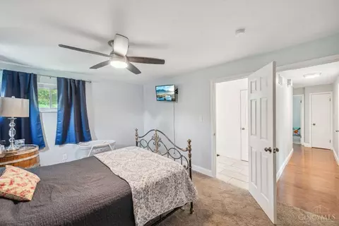 Bedroom - 4138 Mclean Dr, Cincinnati, OH 45255 photo 2 of 9