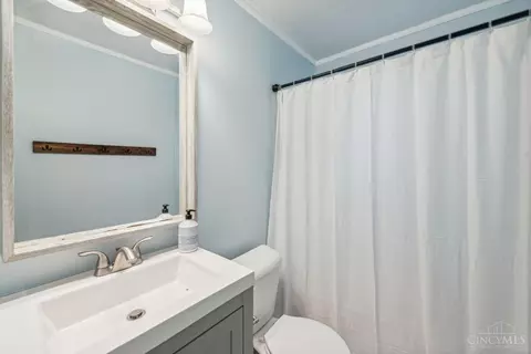 Bath - 4138 Mclean Dr, Cincinnati, OH 45255 photo 4 of 4