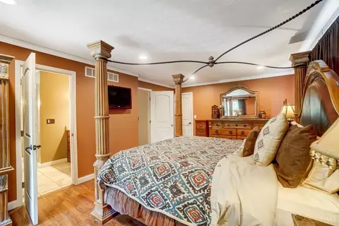 Bedroom - 2800 Mcintire Rd, Morrow, OH 45152 photo 2 of 12