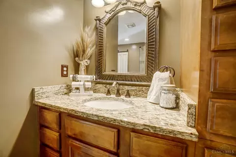 Bath - 2800 Mcintire Rd, Morrow, OH 45152 photo 4 of 10
