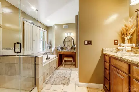 Bath - 2800 Mcintire Rd, Morrow, OH 45152 photo 2 of 10