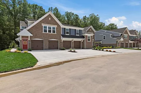 5884 Parkview Ln, Miami Twp, OH 45150