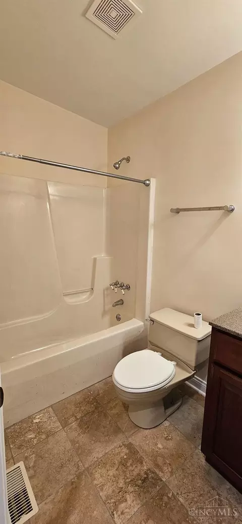 Bath - 207 Washington St, Chilo, OH 45112 photo 1 of 3