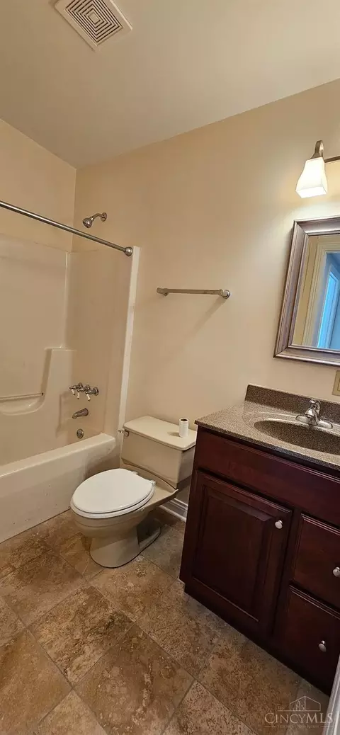 Bath - 207 Washington St, Chilo, OH 45112 photo 2 of 3