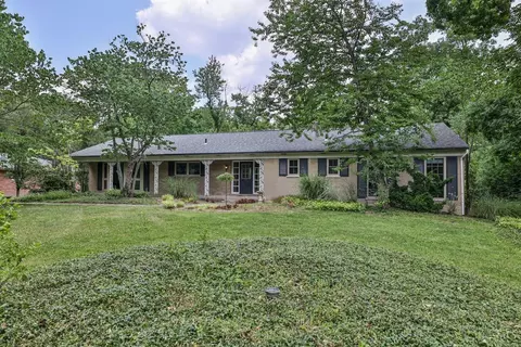 222 Poage Farm Rd, Wyoming, OH 45215