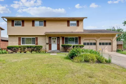 135 Silverwood Cir, Springdale, OH 45246