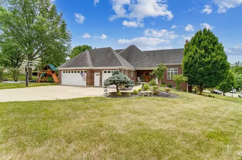 6040 Countrymeadow Ln, Cincinnati, OH 45233