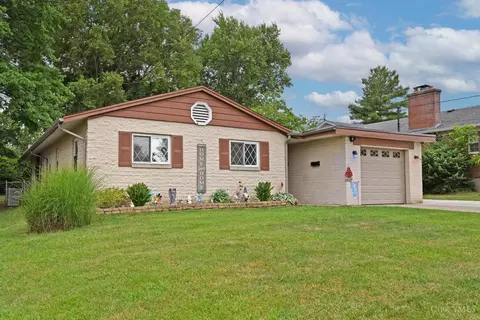4451 Pinecroft Dr, Cincinnati, OH 45211
