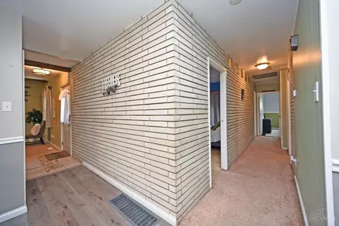 4451 Pinecroft Dr, Cincinnati, OH 45211 photo 18