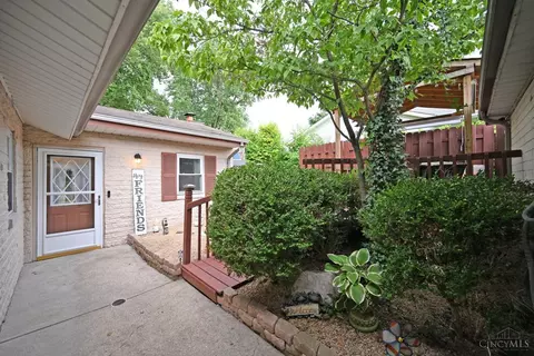4451 Pinecroft Dr, Cincinnati, OH 45211 photo 4