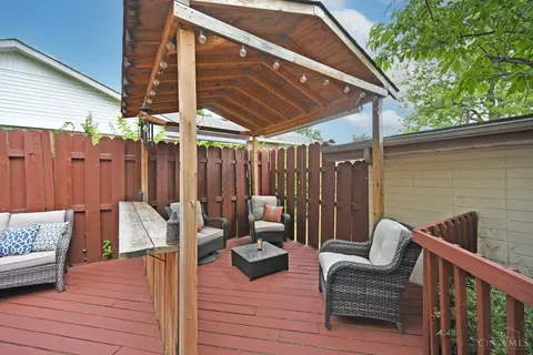 4451 Pinecroft Dr, Cincinnati, OH 45211 photo 7