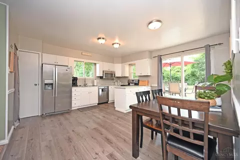 4451 Pinecroft Dr, Cincinnati, OH 45211 photo 12