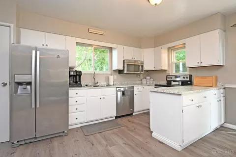 4451 Pinecroft Dr, Cincinnati, OH 45211 photo 15