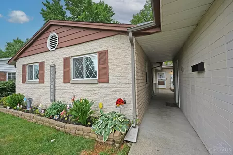 4451 Pinecroft Dr, Cincinnati, OH 45211 photo 3