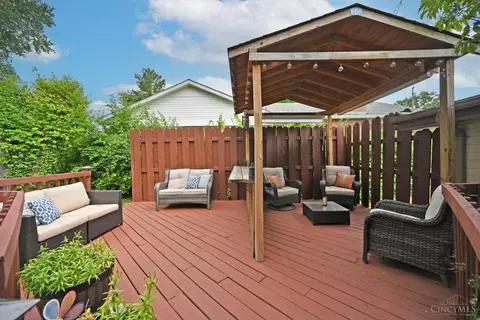 4451 Pinecroft Dr, Cincinnati, OH 45211 photo 5