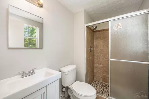 Bath - 2116 Broadhurst Ave, Cincinnati, OH 45240 photo 1 of 3