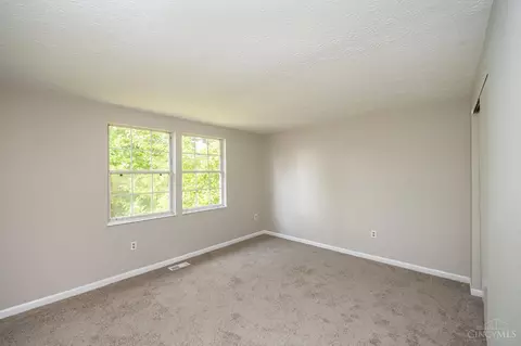 Bedroom - 2116 Broadhurst Ave, Cincinnati, OH 45240 photo 2 of 6