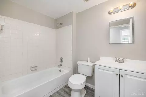 Bath - 2116 Broadhurst Ave, Cincinnati, OH 45240 photo 2 of 3
