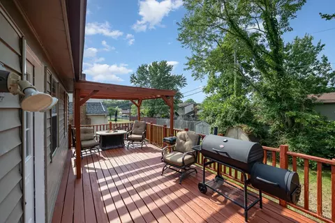 Exterior - 2116 Broadhurst Ave, Cincinnati, OH 45240 photo 4 of 10