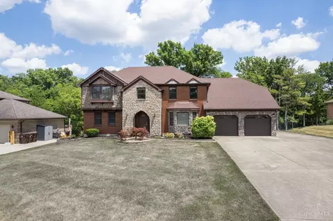 8014 Plantation Dr, West Chester, OH 45069