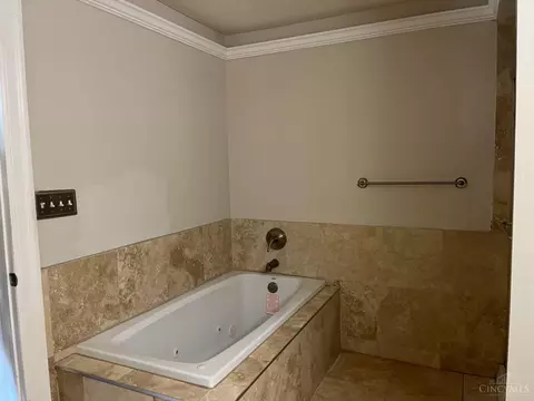 Bath - 10163 Wayne Ave, Woodlawn, OH 45215 photo 2 of 3