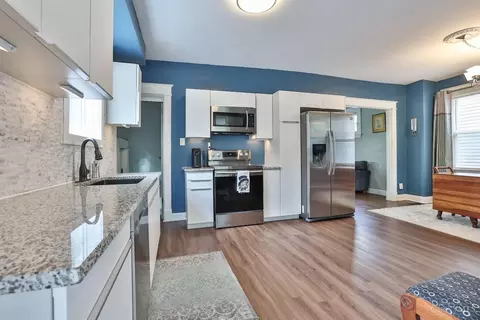 Kitchen - 6020 Hammel Ave, Golf Manor, OH 45237 photo 2 of 2