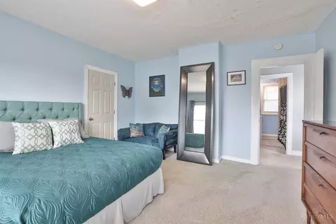 Bedroom - 6020 Hammel Ave, Golf Manor, OH 45237 photo 2 of 4