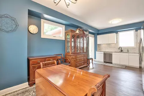 Dining - 6020 Hammel Ave, Golf Manor, OH 45237 photo 2 of 3