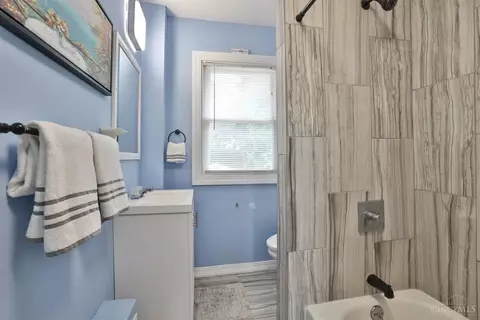 Bath - 6020 Hammel Ave, Golf Manor, OH 45237 photo 1 of 1