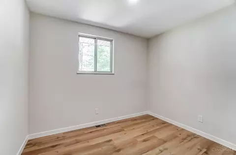 719 Miles Ln, Cincinnati, OH 45245 photo 21