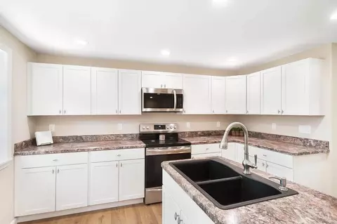 Kitchen - 3584 Foster Maineville Rd, Morrow, OH 45152 photo 2 of 3