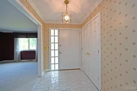 Entry Way - 2630 Beechmar Dr, Cincinnati, OH 45230 photo 1 of 2