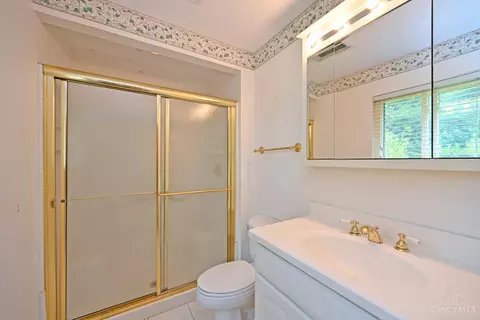 Bath - 2630 Beechmar Dr, Cincinnati, OH 45230 photo 1 of 2