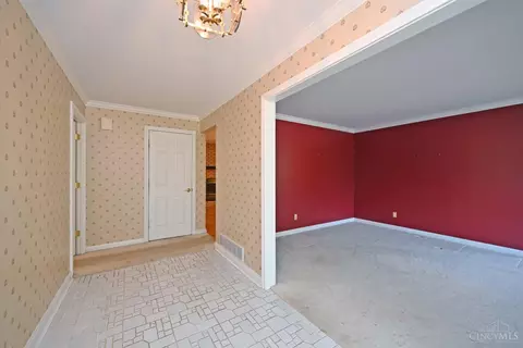 Entry Way - 2630 Beechmar Dr, Cincinnati, OH 45230 photo 2 of 2