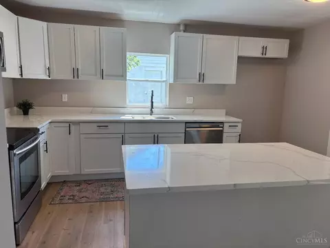 Kitchen - 188 Progress Ave, Hamilton, OH 45013 photo 2 of 2