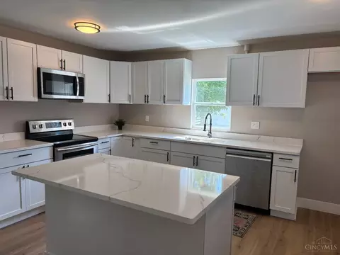Kitchen - 188 Progress Ave, Hamilton, OH 45013 photo 1 of 2