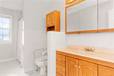 Bath - 101 Grandin Dr, Georgetown, OH 45121 photo 1 of 1