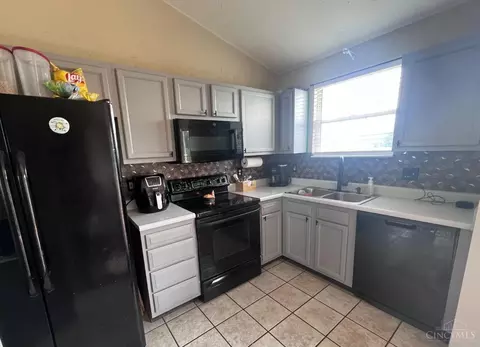 Kitchen - 4260 Tranquility Ct, Batavia, OH 45103 photo 1 of 1