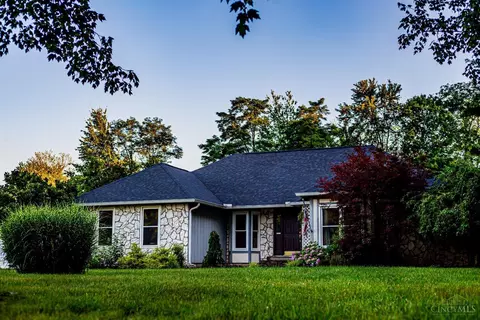 6667 Middleboro Rd, Blanchester, OH 45107
