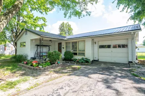 Exterior - 305 Smith Ave, Mount Orab, OH 45154 photo 1 of 7