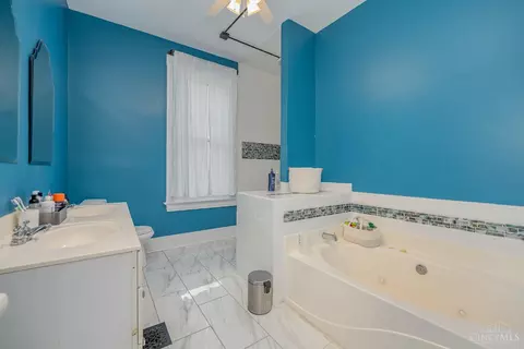 Bath - 3183 River Rd, Cincinnati, OH 45204 photo 1 of 2