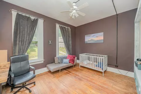 Bedroom - 3183 River Rd, Cincinnati, OH 45204 photo 2 of 3
