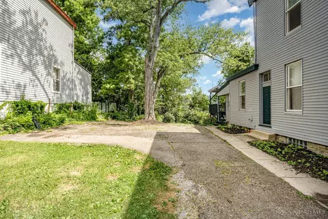 Exterior - 3183 River Rd, Cincinnati, OH 45204 photo 2 of 8