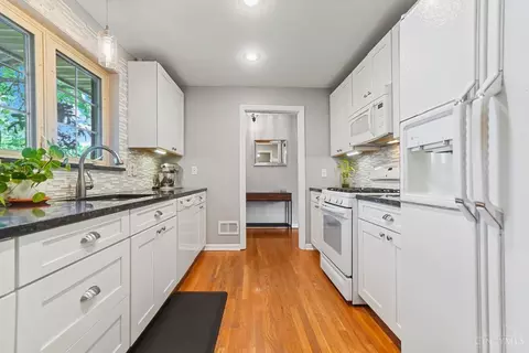 5582 Mapleridge Dr, Cincinnati, OH 45227 photo 6