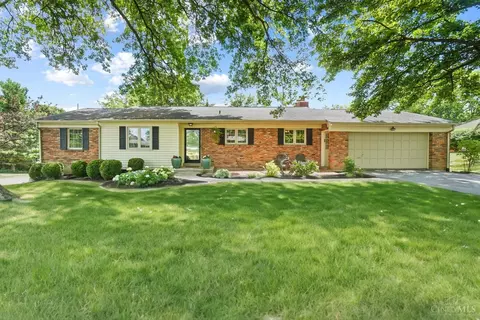 5582 Mapleridge Dr, Cincinnati, OH 45227