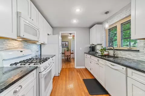 5582 Mapleridge Dr, Cincinnati, OH 45227 photo 5