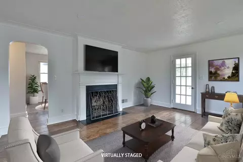Living - 2204 Kipling Ave, Cincinnati, OH 45239 photo 1 of 6