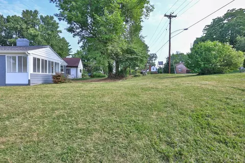 Exterior - 2204 Kipling Ave, Cincinnati, OH 45239 photo 3 of 8