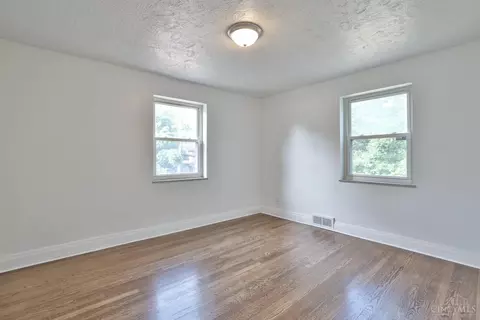 Bedroom - 2204 Kipling Ave, Cincinnati, OH 45239 photo 3 of 4