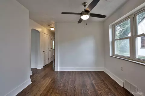 Entry Way - 2204 Kipling Ave, Cincinnati, OH 45239 photo 2 of 3